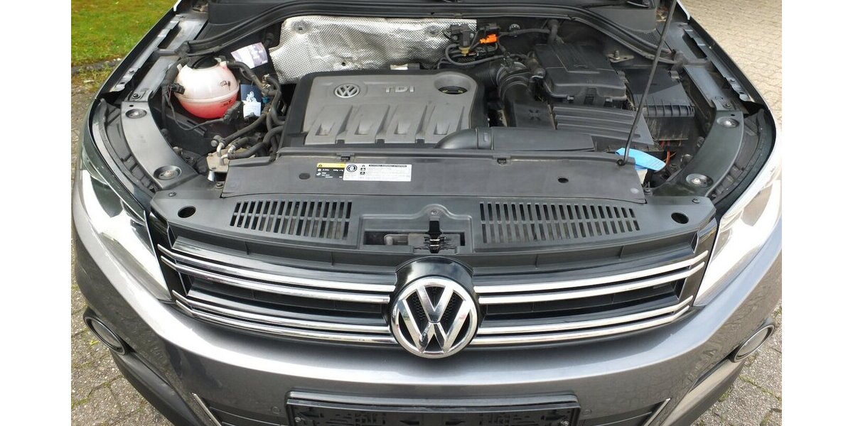 VW Tiguan LIFE BMT NAVI AHK PARKPILOT SHZ BLUETOOTH 124.710 km 12.304 &euro; Köln 50858