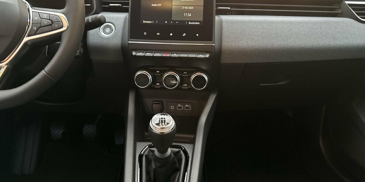 Renault Clio TCE Evolution *LED/Navi-App/Kamera/PDC/SHZG* 2.584 km 17.980 &euro; Bamberg 96052