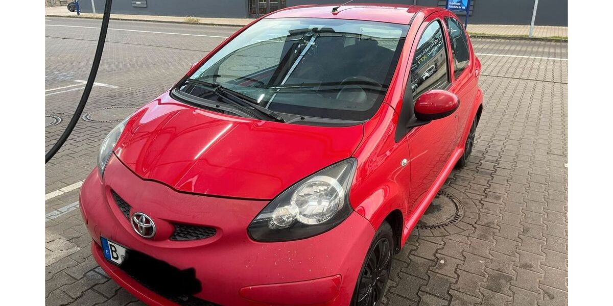Toyota Aygo (X) 156.000 km 1.600 &euro; Berlin 13439