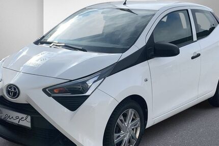 Toyota Aygo (X) 58.350 km 9.949 &euro; Wunsiedel 95632