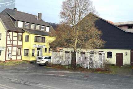 Haus zum Kaufen in Dassel 229.000 € 279.22 m² 11 zimmer