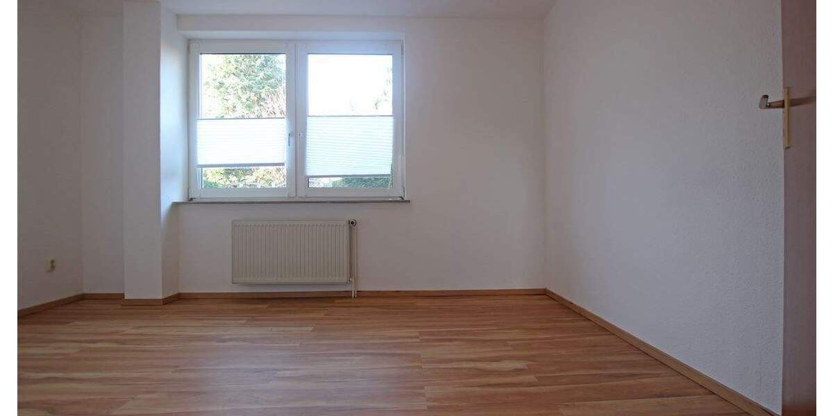 * Komfortable 2-Zimmer-Wohnung * Terrasse * Duschbad * EBK * Pkw-Stellplatz u.a.m. 2 zimmer