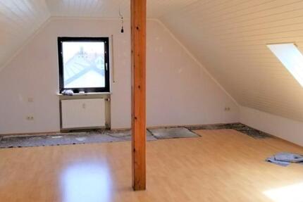 ER-Hüttendorf: Hübsche, gemütliche 1 ZW unterm Dach 1 zimmer