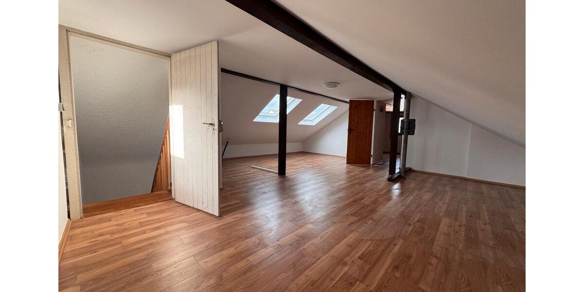 Einfamilienhaus Mutlangen - 8 Zimmer, 200 m&sup2;, 1.950&euro; | Angebot:24774383