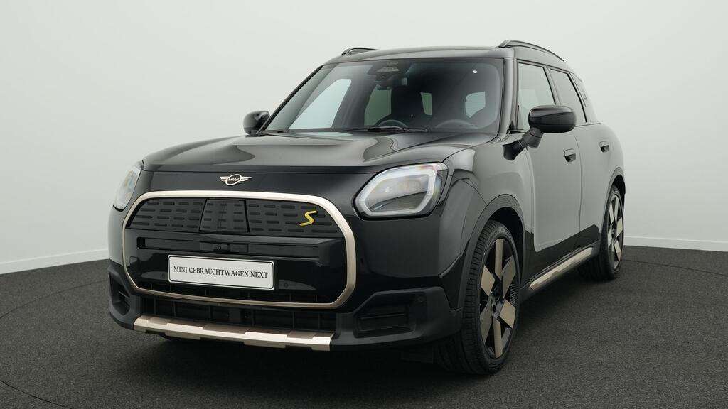 Mini Countryman SE All4 9.469 km 40.347 &euro; München 80788