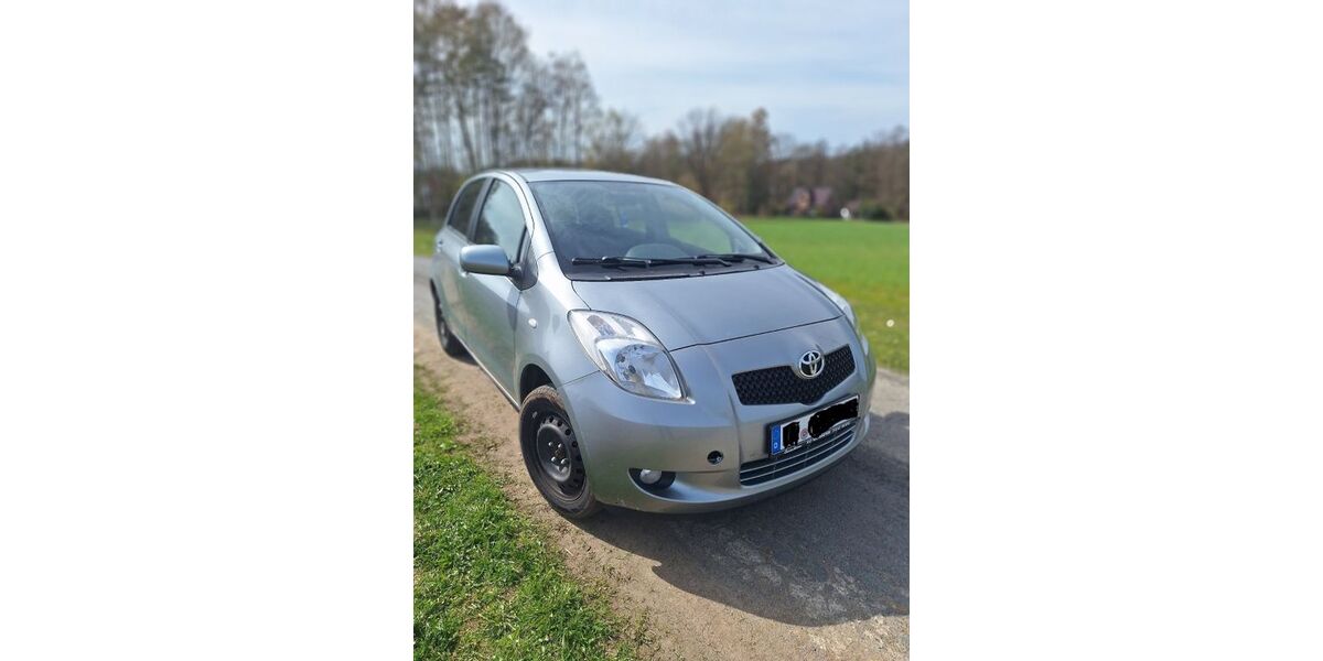 Toyota Yaris 172.431 km 2.400 &euro; Walsrode 29699