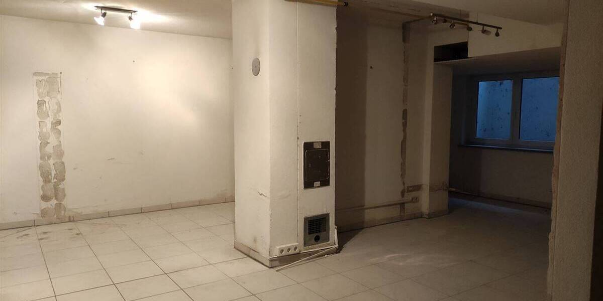 VIELSEITIG NUTZBARE PRAXIS, LADEN- ODER BÜROFLÄCHE IN TOP FREQUENTIERTER LAGE 4 zimmer