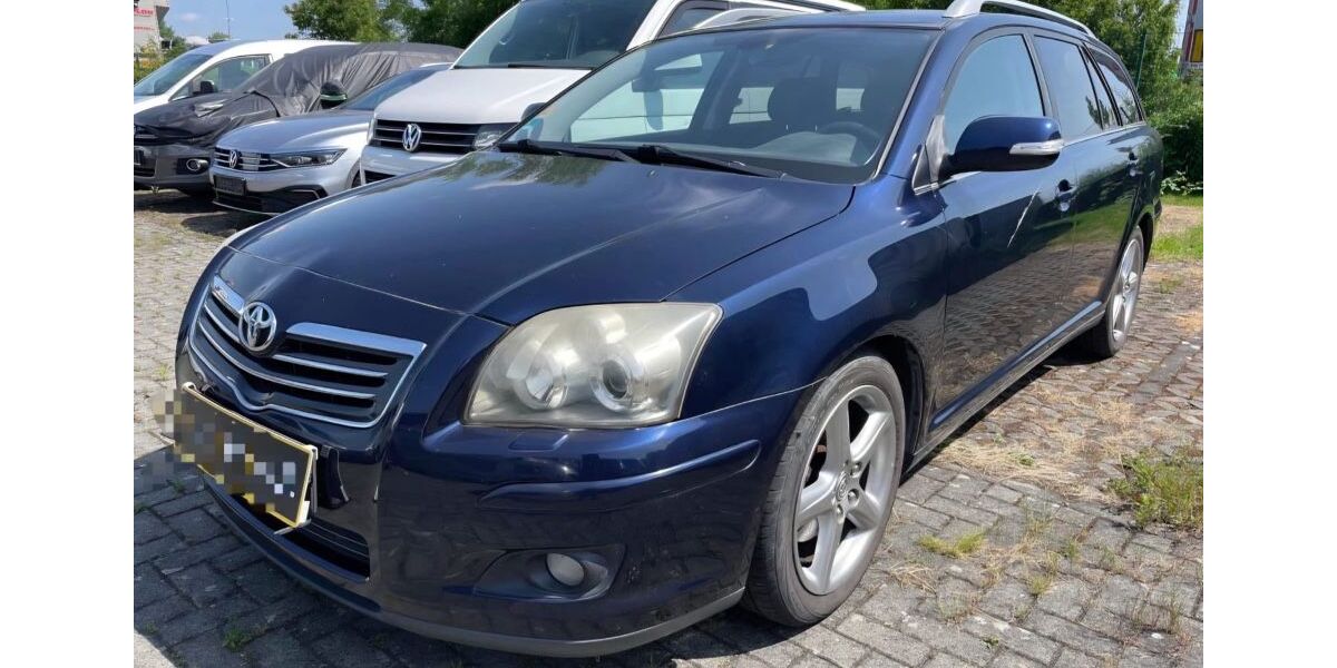 Toyota Avensis 240.000 km 2.490 &euro; Chemnitz 09114
