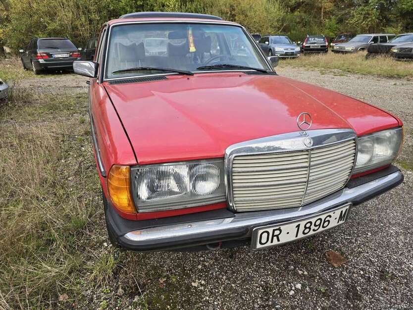 Mercedes-Benz 240 300.000 km 4.000 € Wittlich 54516