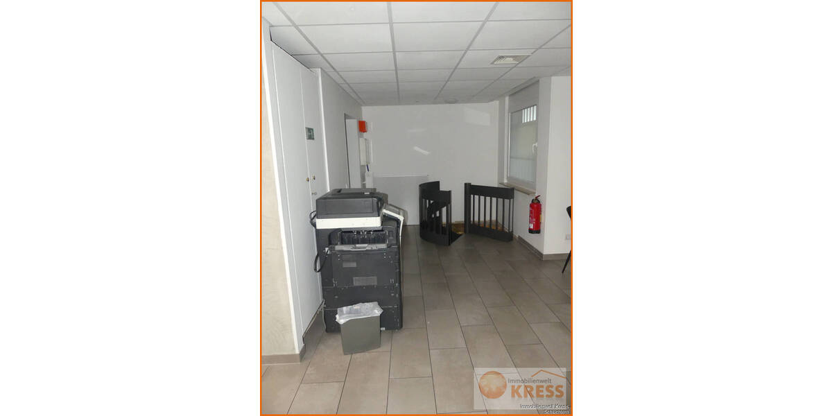 Ebenerdiges Ladenlokal, Büroräume im 1. OG, Lastenfahrstuhl, zentrale Innenstadtlage Hanau Stadt 1 zimmer