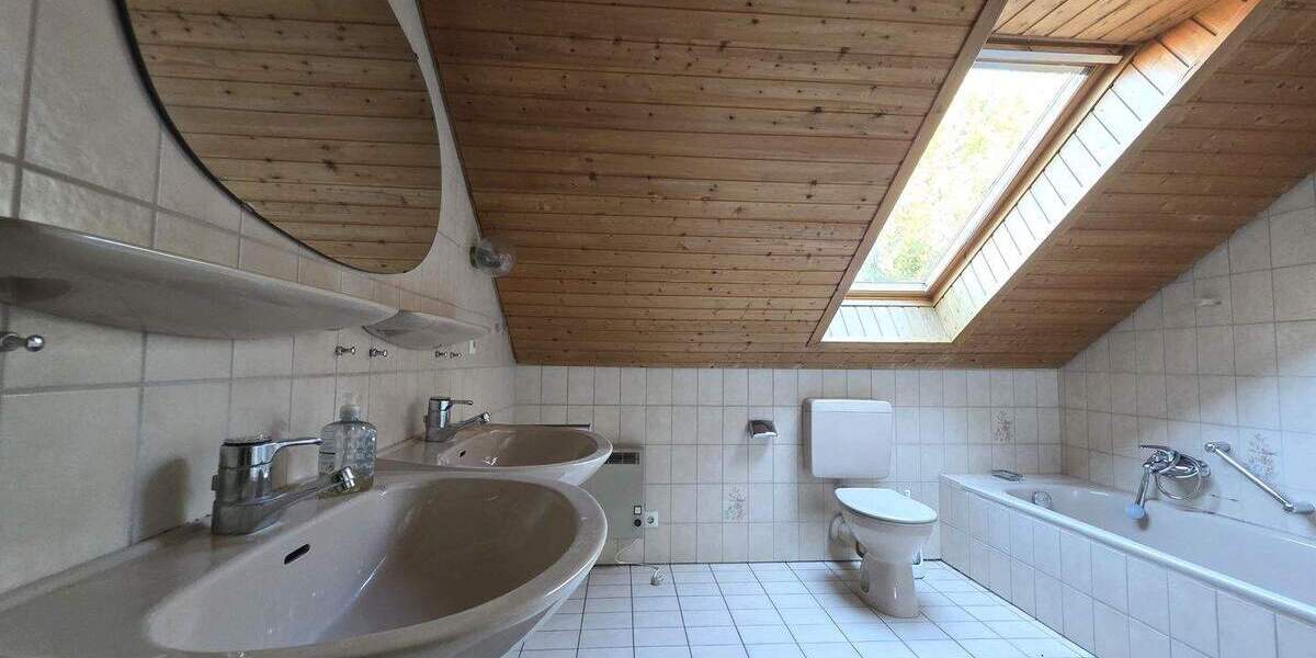 Reihenmittelhaus Paderborn Schloß Neuhaus - 4 Zimmer, 106 m&sup2;, 299.000&euro; | Angebot:25360765