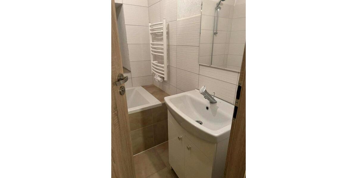 Einfamilienhaus Weißenfels - 8 Zimmer, 200 m&sup2;, 200.000&euro; | Angebot:26821685