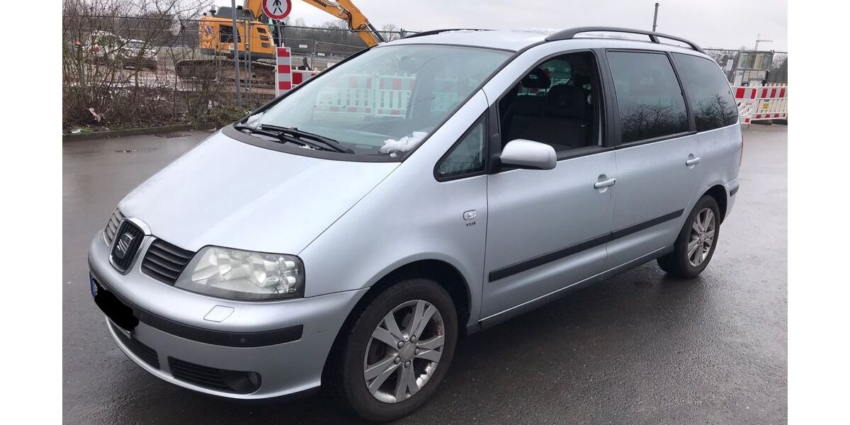 Seat Alhambra 182.000 km 3.900 &euro; Frankfurt 65936