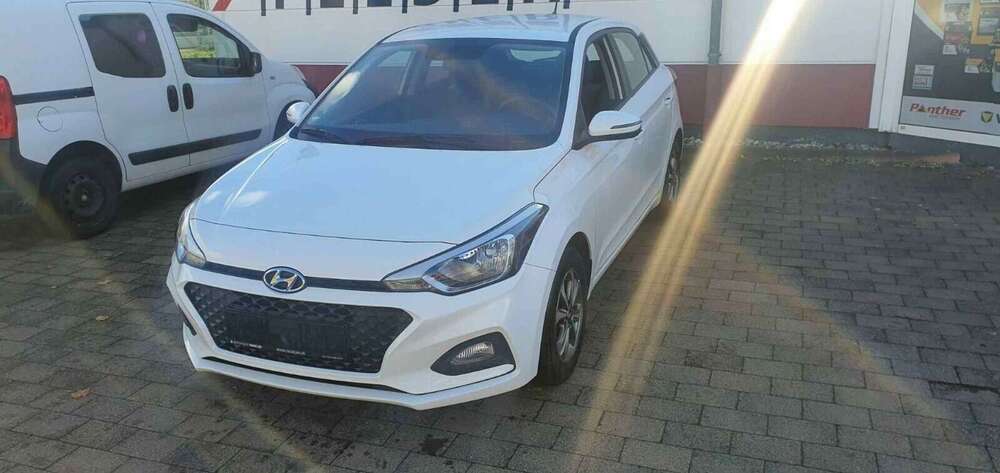 i20