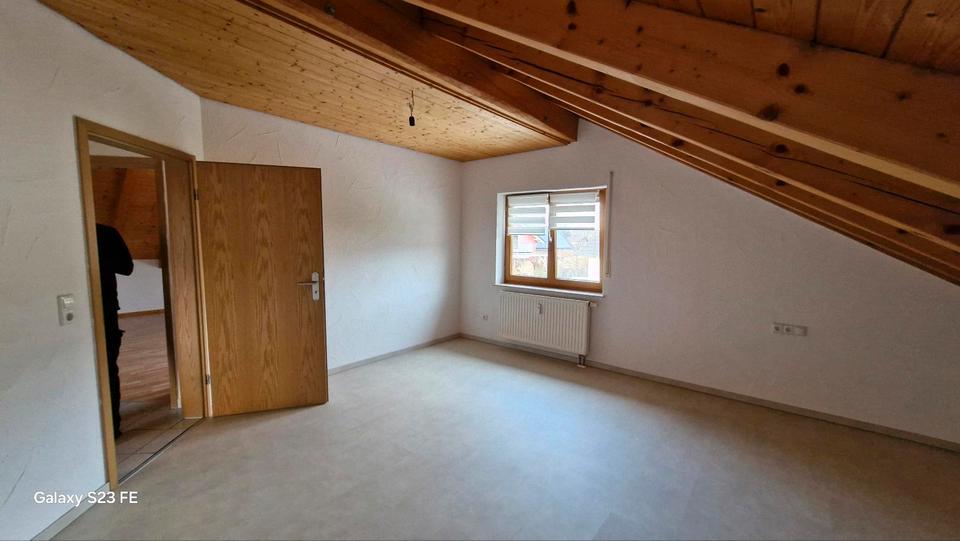 Dachgeschoßwohnung Hirrlingen - 3.5 Zimmer, 100 m&sup2;, 850&euro; | Angebot:26660127