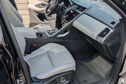 Jaguar E-Pace 81.000 km 28.500 &euro; Saal a. d. Donau 93342