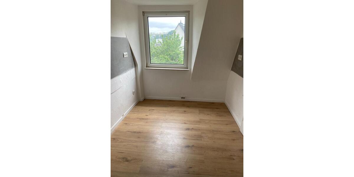Dachgeschoßwohnung Meschede - 3 Zimmer, 70 m&sup2;, 610&euro; | Angebot:25959312