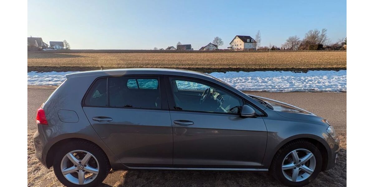 VW Golf 111.000 km 10.599 &euro; Chemnitz 09127
