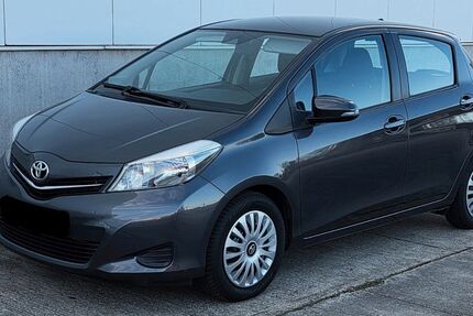 Toyota Yaris 67.000 km 10.000 &euro; Landau 76829