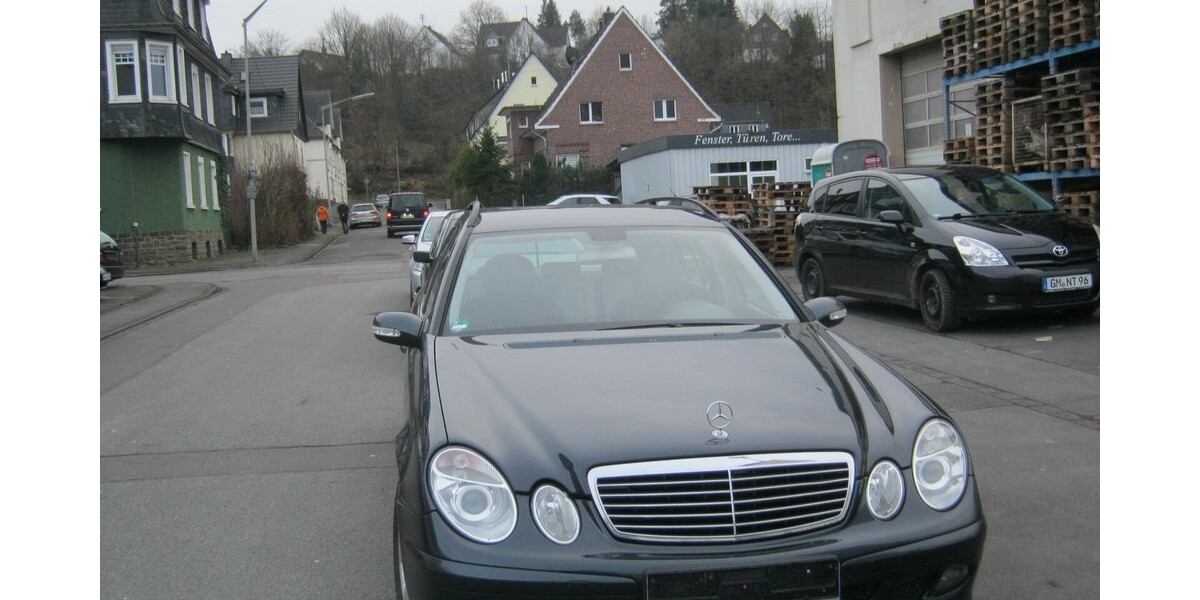 Mercedes-Benz 220 380.000 km 1.399 &euro; Bergneustadt 51702