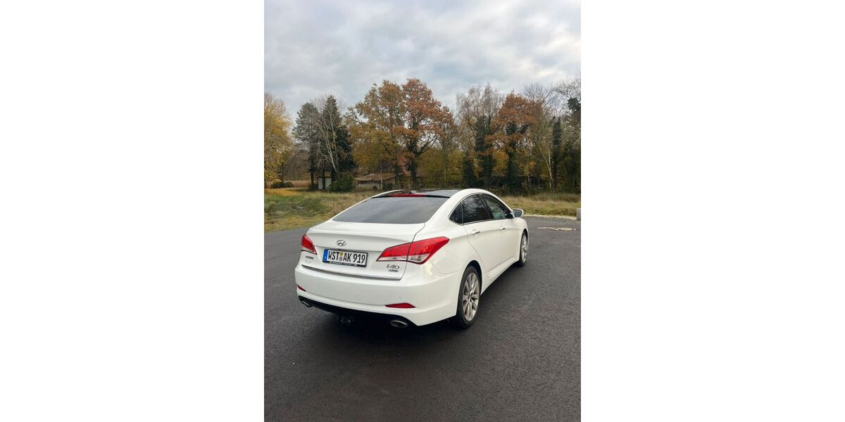 Hyundai i40 215.000 km 6.000 &euro; Apen 26689
