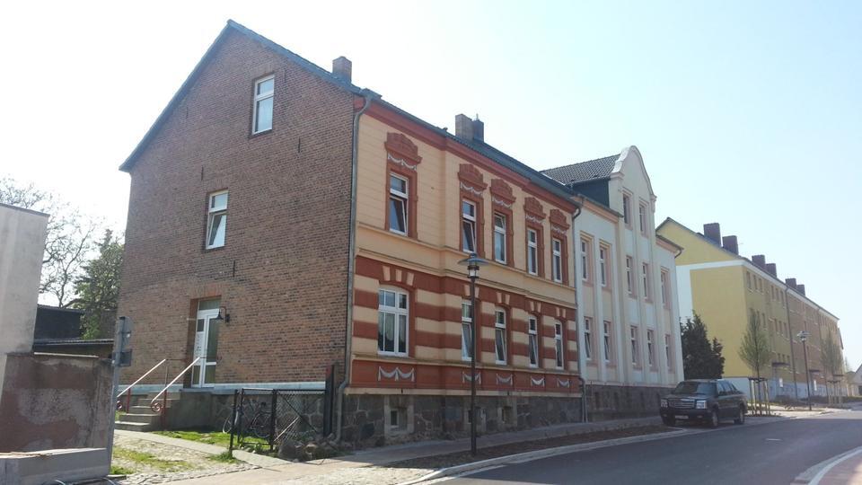 2 Zimmerwohnung mit ca. 53qm im 1.OG in Jarmen inkl. EBK + Stellp zimmer