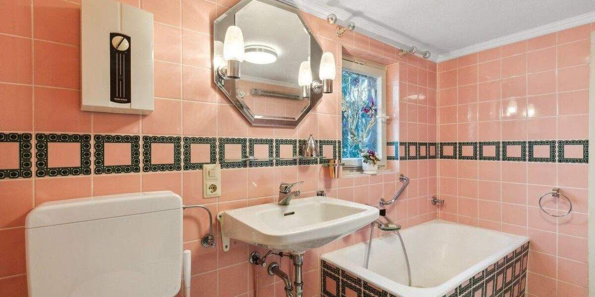 Freistehende und potentialreiche Doppelhaushälfte auf weitläufigem Grundstück (Süd-West-Ausrichtung) 3 zimmer