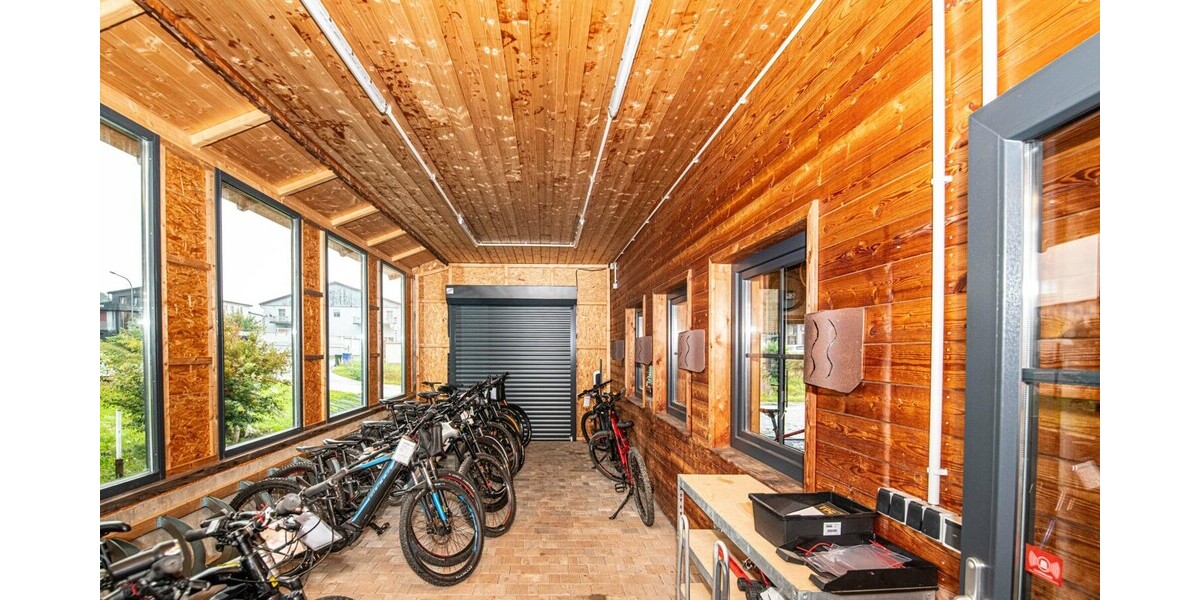 Vielseitige Werkstatt mit großzügiger Freifläche und Raum für Ideen - Gewerbeobjekt Eschlkam | Angebot:24787949