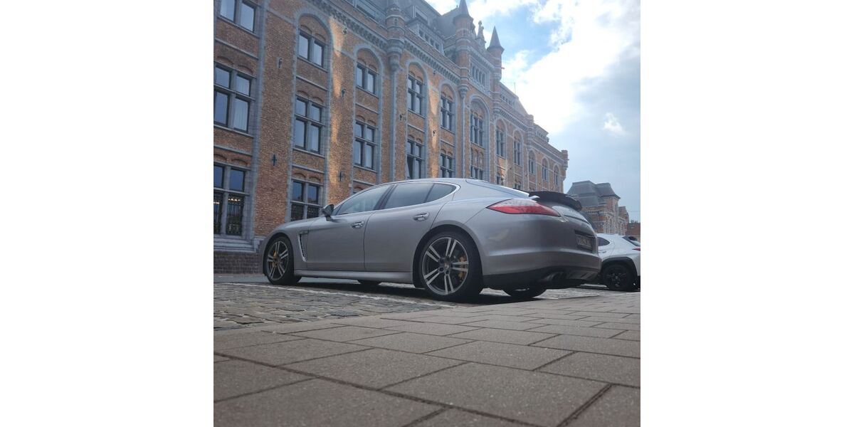 Porsche Panamera 284.000 km 17.500 &euro; vechta 49377