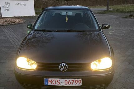 VW Golf 205.500 km 2.699 &euro; Billigheim 74842
