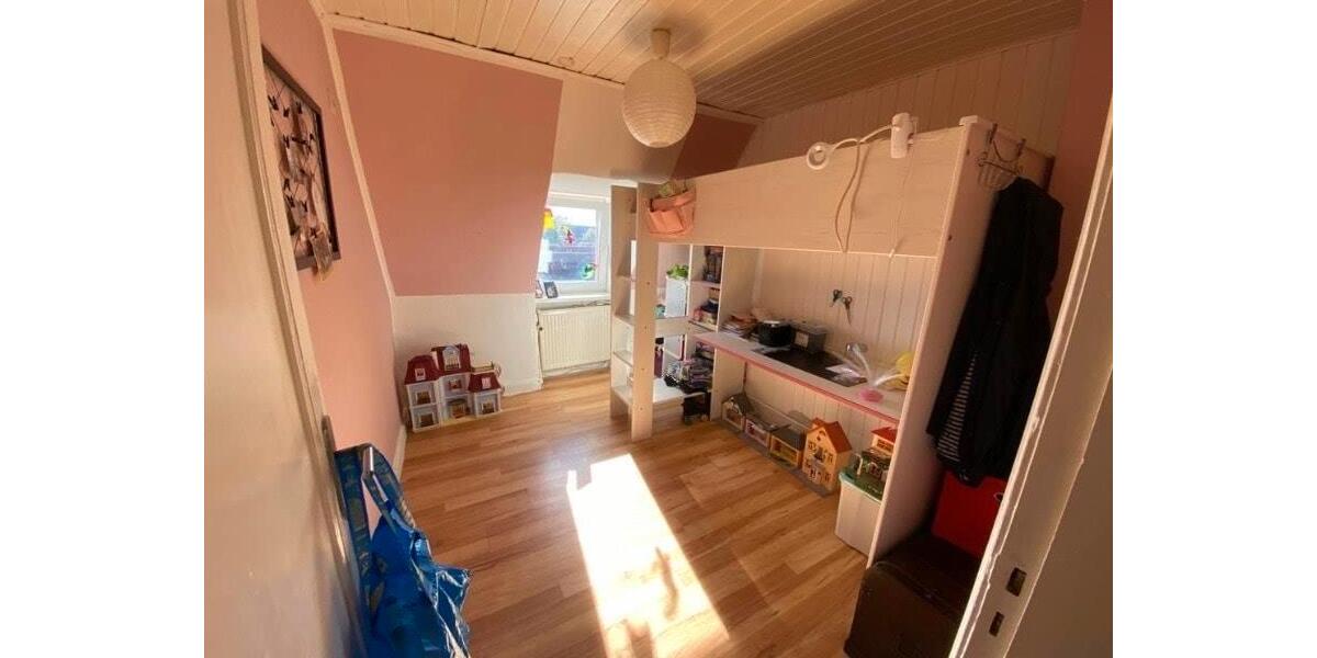 Dachgeschoßwohnung Lübeck Sankt Lorenz Nord - 3 Zimmer, 40 m&sup2;, 450&euro; | Angebot:26320757