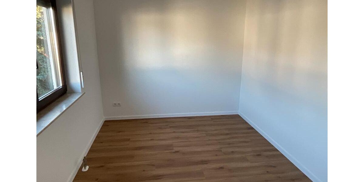 Helle frisch sanierte 3-Zimmer-Wohnung in Niederkassel-Rheidt 3 zimmer