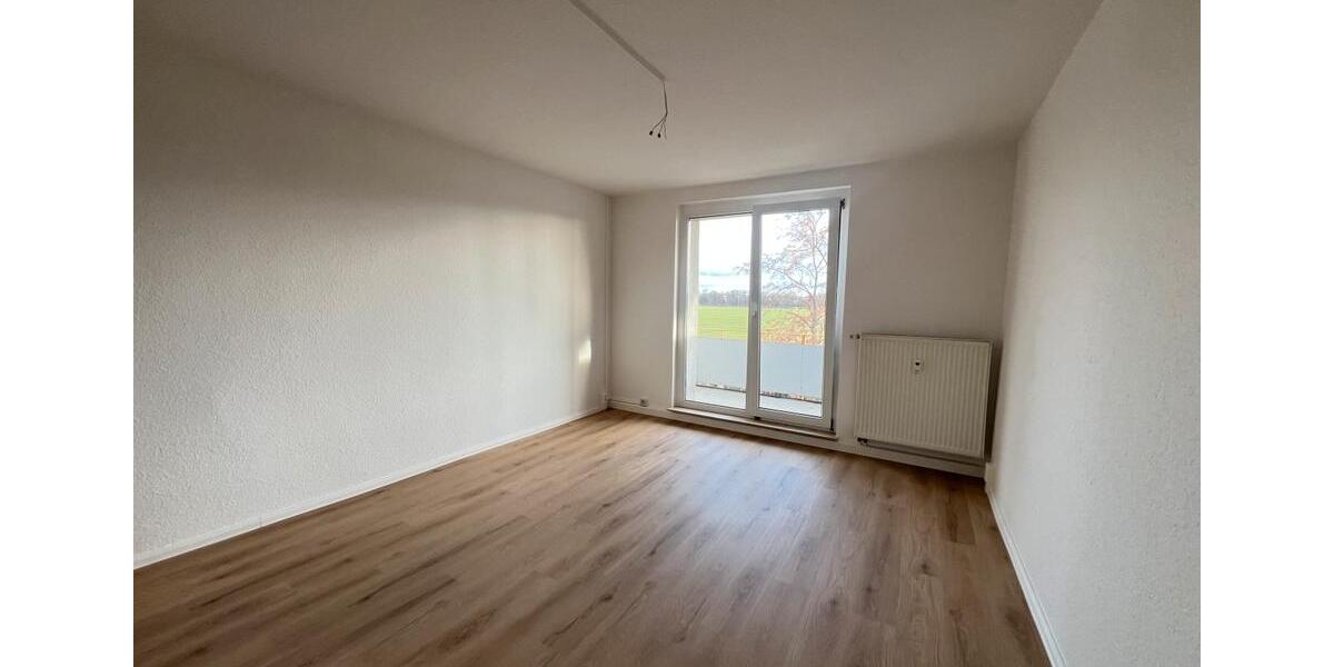 Etagenwohnung Riesa - 3 Zimmer, 61 m&sup2;, 450&euro; | Angebot:24987014