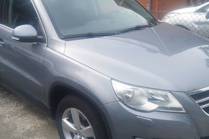 VW Tiguan 128.000 km 6.990 € Schretstaken 21493