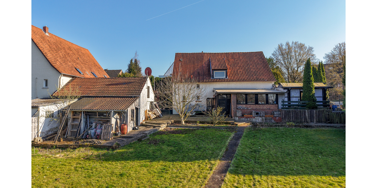 Ein- bis Zweifamilienhaus mit Wintergarten, großem Grundstück und vielseitigen Nutzungsmöglichkeiten - Zweifamilienhaus Löhne | Angebot:26381348