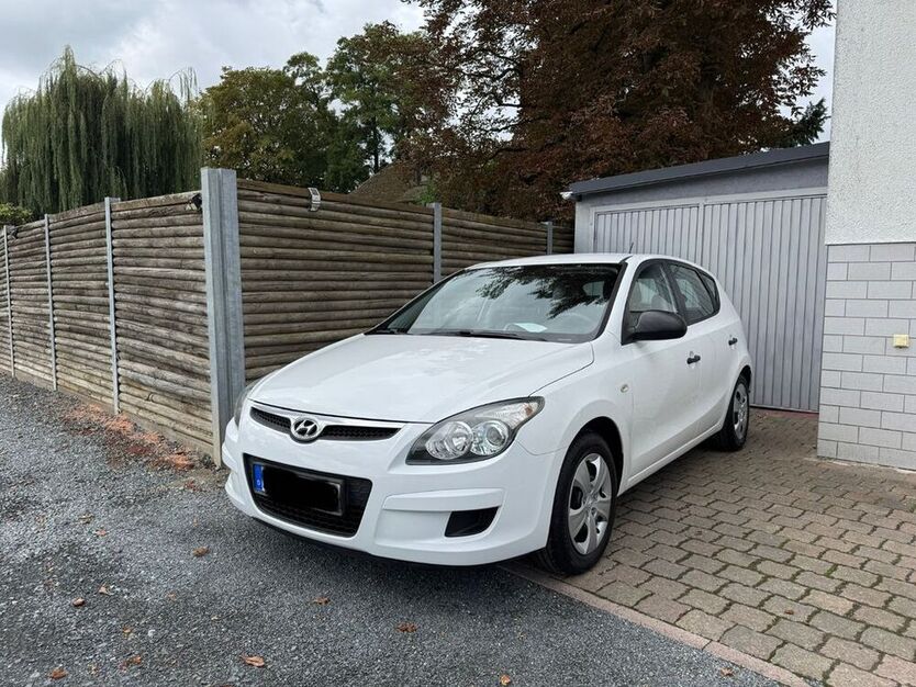 i30
