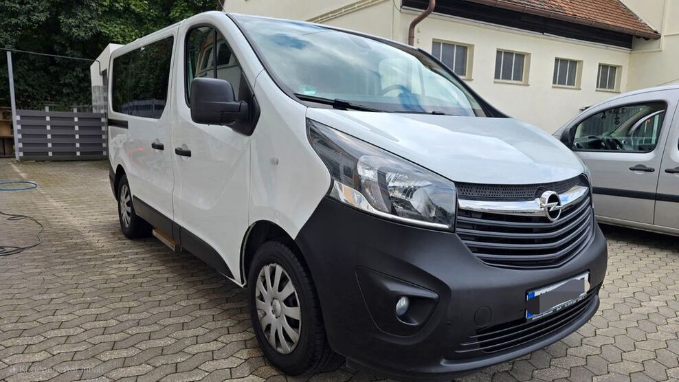 Opel Vivaro 106.317 km 21.400 € Nürnberg 90441