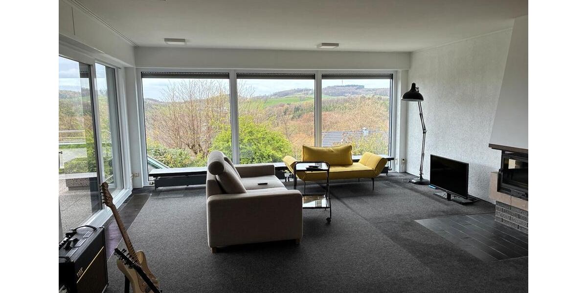 Einfamilienhaus Gummersbach - 8 Zimmer, 220 m&sup2;, 1.900&euro; | Angebot:26340217