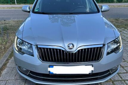 Skoda Superb 185.350 km 8.990 &euro; Crailsheim 74564