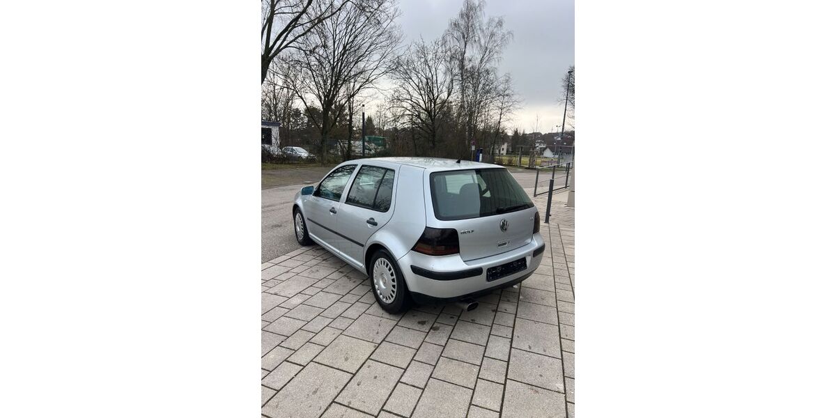 VW Golf 258.000 km 1.890 &euro; Massenbachhausen 74252