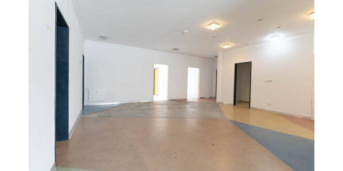 Gewerbeobjekt Heide - 8 Zimmer, 300 m&sup2;, 2.500&euro; | Angebot:26886401
