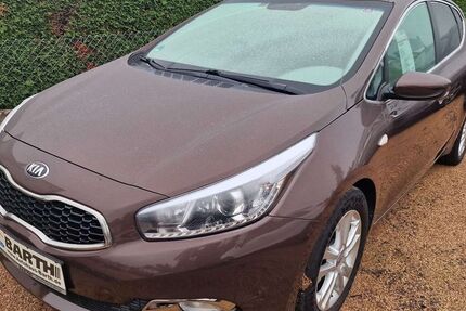 Kia ceed / Ceed 127.899 km 9.990 &euro; Merzig / Weiskirchen 66663