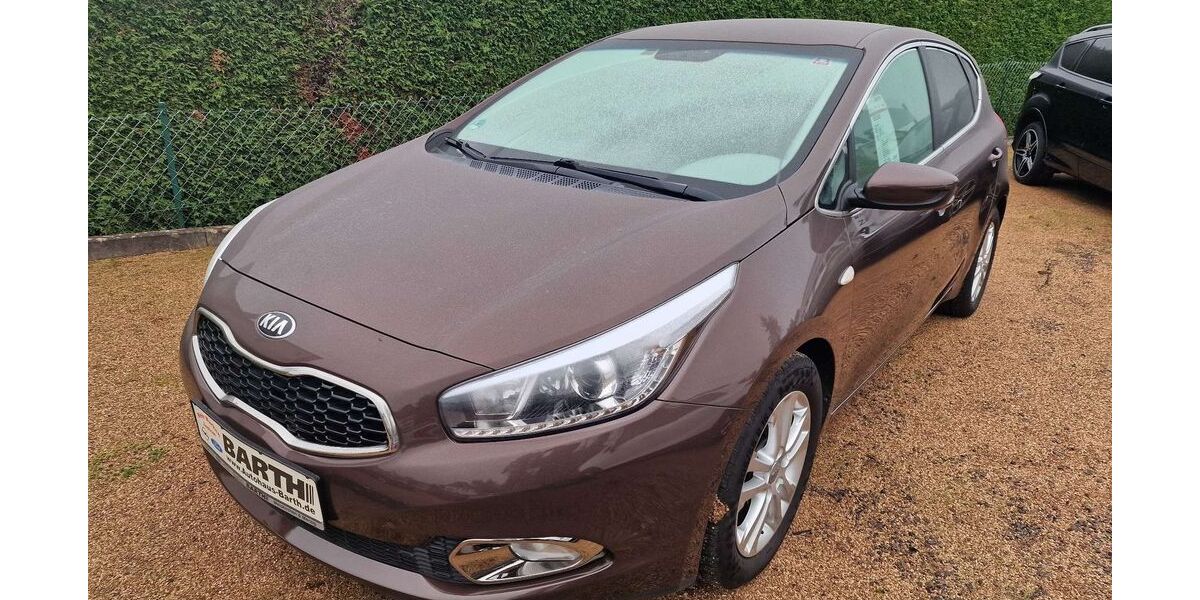 Kia ceed / Ceed 127.899 km 9.990 &euro; Merzig / Weiskirchen 66663