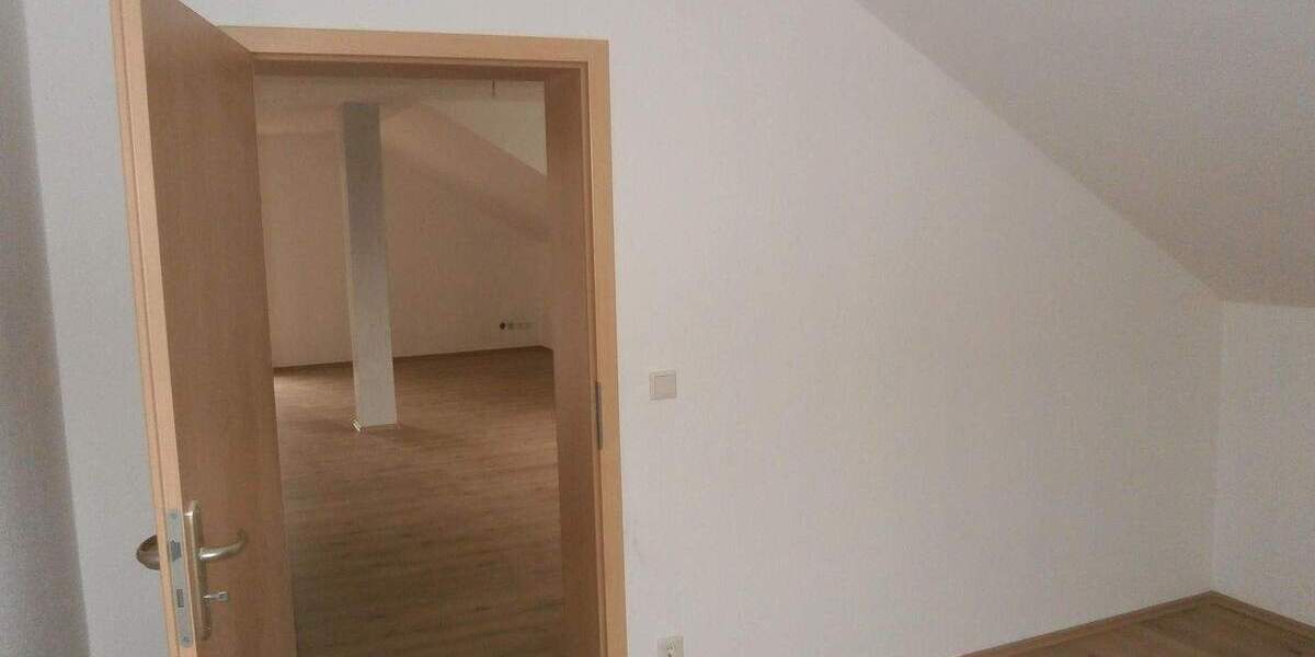 Etagenwohnung Leisnig - 3 Zimmer, 88 m&sup2;, 460&euro; | Angebot:24622220