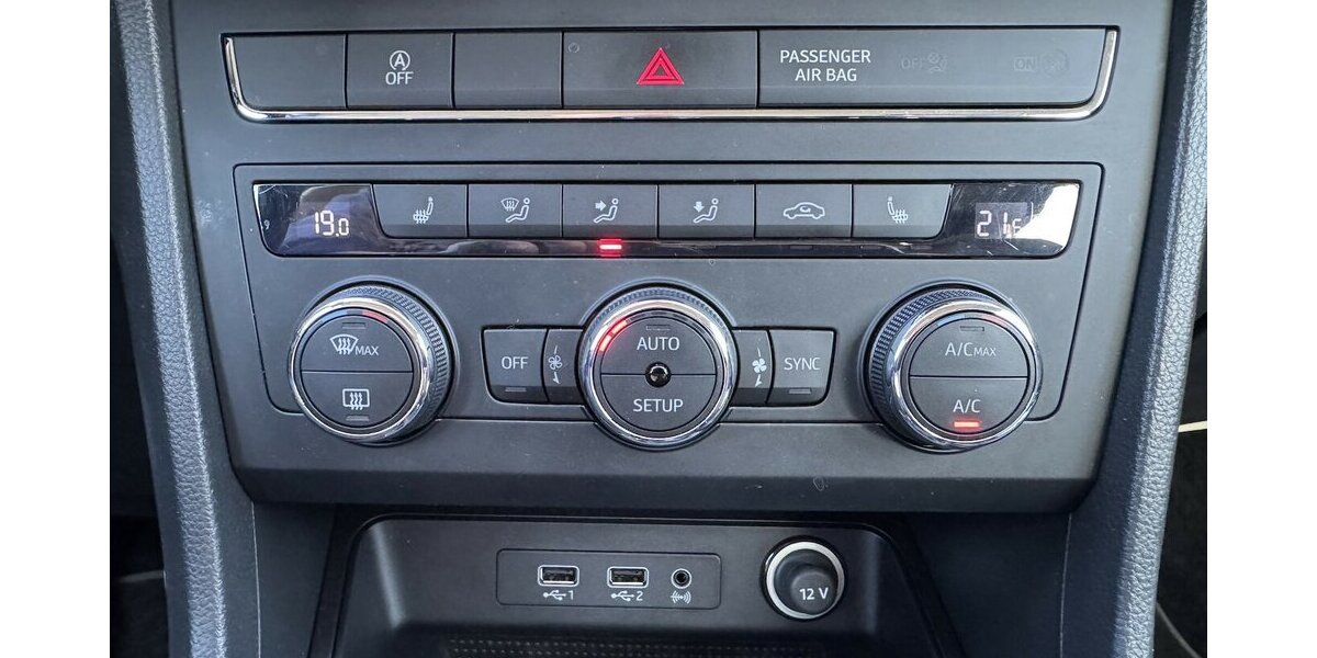 Seat Ateca Leder Navi Klima Temp. SR+WR UNFALLFREI 1a 60.000 km 15.500 &euro; Erftstadt 50374