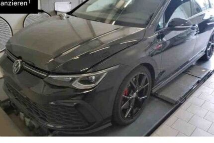 VW Golf 22.327 km 29.970 € Hünfeld 36088