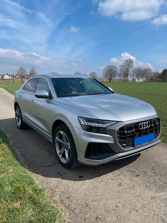 Audi Q8 17.000 km 59.900 € Oberhaching 82041