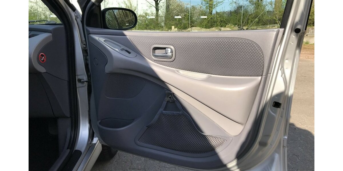 Nissan Almera Tino Luxury für kleines Geld 189.500 km 1.499 &euro; Hamburg 22339