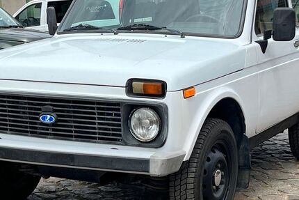 Lada Niva 86.000 km 3.999 € Torgau 04860