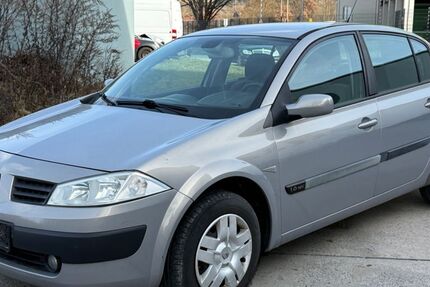 Renault Megane 93.000 km 1.990 &euro; Tröstau 95709